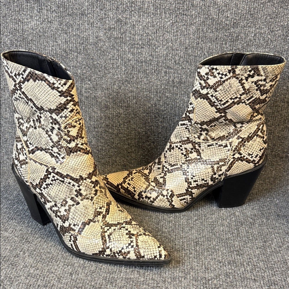 Truffle Collection TRIORA1 Snakeskin Print Women’s Ankle Boots Size 6 (EU 39)